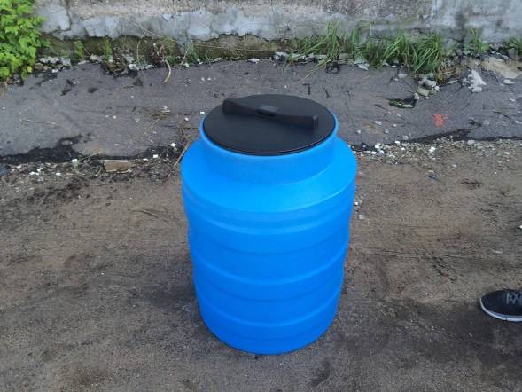 Бочка (емкость) пластиковая вертикальная с крышкой, 100 л, зеленый [TV100S2]